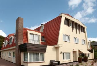 Hotel Zeerust Texel allows 18 year olds to book a room