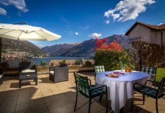 Villino Miralago allows 18 year olds to book a room