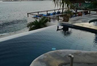 Villa al campo de golf has Balcony rooms