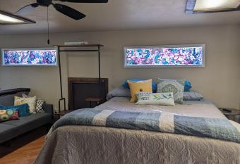 Rustic Rooms Barn Loft (Upstairs Studio Apartment) Near Kings Canyon & Sequoia National Parks allows 18 year olds to book a room