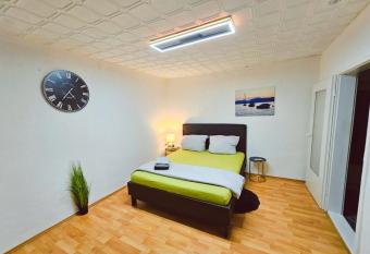 B&R Ferienhaus In der N  he des Flughafens has Balcony rooms