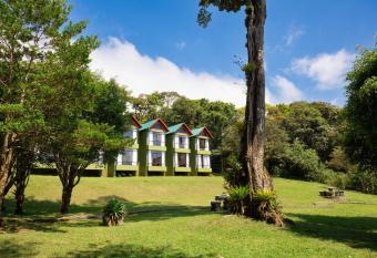 Fondavela Hotel allows 18 year olds to book a room