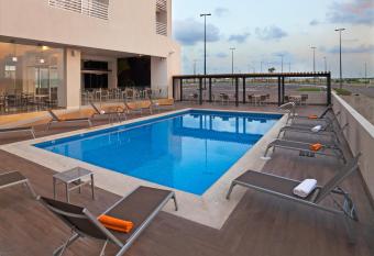 Hotel Yes Inn Nuevo Veracruz allows 18 year olds to book a room