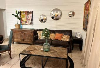 Nice house on the banks of the Loire has Balcony rooms