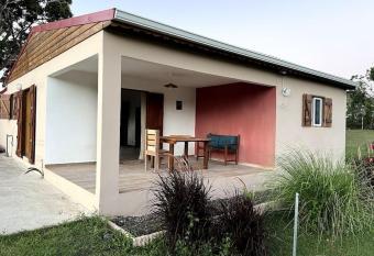 Jolie petite maison    la campagne has Balcony rooms