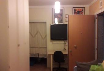 Roveretobnb has Balcony rooms