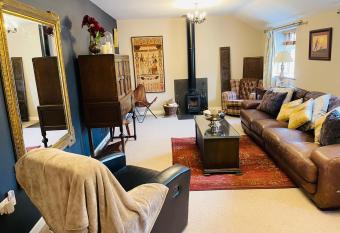 Village barn conversion near York has Balcony rooms