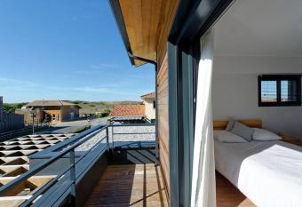 Wapato Point Halmalka Condo allows 18 year olds to book a room