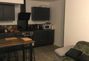   l  gant Appartement proche Commodit  s - Parfait pour Jeux Olympiques 2024 has Balcony rooms