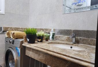 Madinaty apartment                                                                      has rooms with a private hot tub