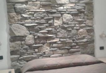 Bed and Breakfast Linate allows 18 year olds to book a room