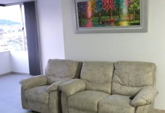 Apartamento Lujoso en las Alturas allows 18 year olds to book a room