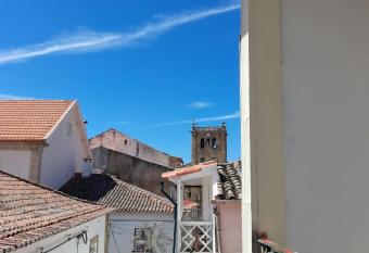 Ninho do Corvo has Balcony rooms