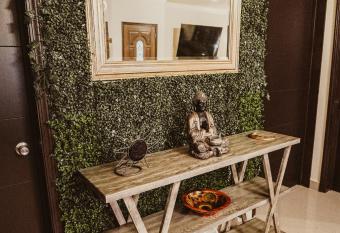 Casa Panda near Airport / Shopping Plaza and International Border has Balcony rooms