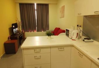 KA1107- Cyberjaya-Wi-fi -Netflix -Pool -Parking, 1004 allows 18 year olds to book a room