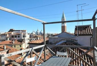 Altana su San Marco has Balcony rooms