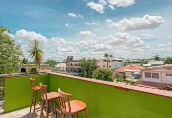 Bella s Backpackers Cayo has Balcony rooms
