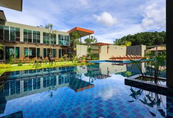 Khaolak Forest Resort has Balcony rooms