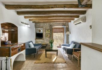 Can Roca has Balcony rooms