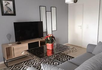 Kaz Zen - 50 m   de d  tente has Balcony rooms