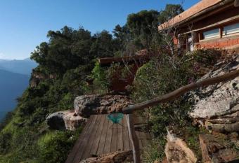 REFUGIO LA ROCA allows 18 year olds to book a room