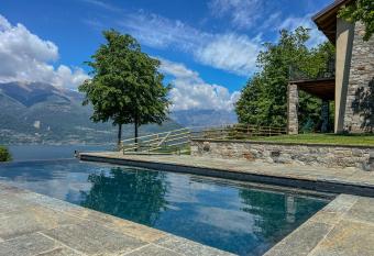 Villa Perlino has Balcony rooms