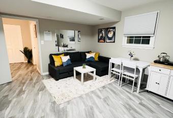 Oxon Hill Cosy above ground basement 2 bedroom and 1 bathroom has Balcony rooms