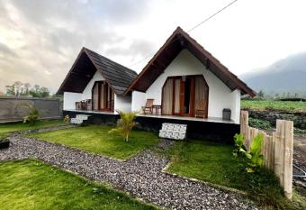 Belvilla Serene Paradise Resort Batur Hot Spring allows 18 year olds to book a room