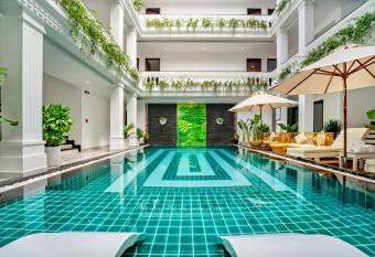 HA Royal Boutique Hotel allows 18 year olds to book a room