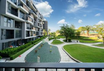 Laguna BangTao Beach Skypark Apartment has Balcony rooms