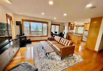 Gorge Panorama allows 18 year olds to book a room