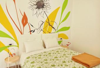 Sleep & Fly Villa Luisa allows 18 year olds to book a room