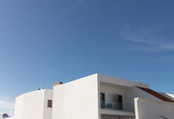 Blank - Alojamento Local has Balcony rooms