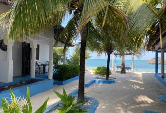 Oasis Bungalows has Balcony rooms