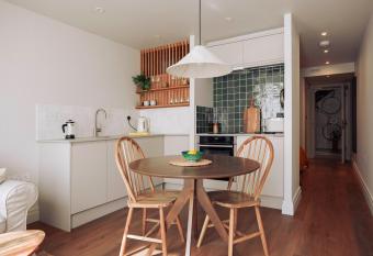 Leworth Apartments, Windsor has Balcony rooms