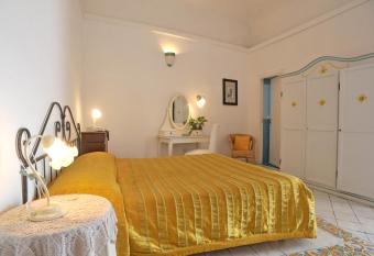 Hotel La Casa sul Mare has Balcony rooms