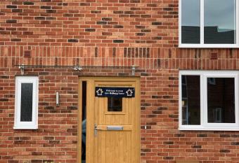 BRAND NEW LUXURY 3 BED HOME with 3 FREE PARKING BAYS has Balcony rooms