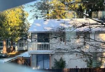 Luxurious Dual-unit home in Wedgewood Oasis has rooms with a private hot tub