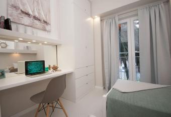 Luxury apartment across ferry port has Balcony rooms