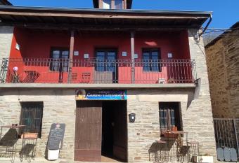 Camino y Leyenda has Balcony rooms