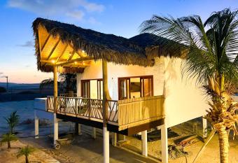 Jurema Branca Villa allows 18 year olds to book a room