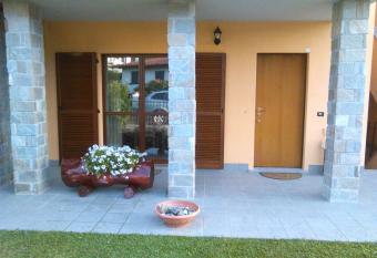 Appartamento con terrazza e giardino in Val d Intelvi has Balcony rooms