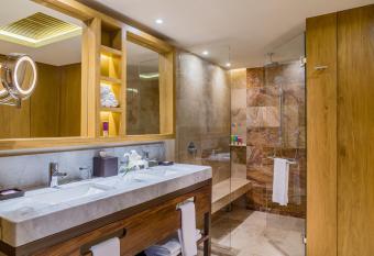 Hyatt Ziva Puerto Vallarta has rooms with a private hot tub