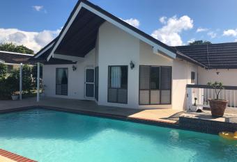 Sol Mar Villa has Balcony rooms