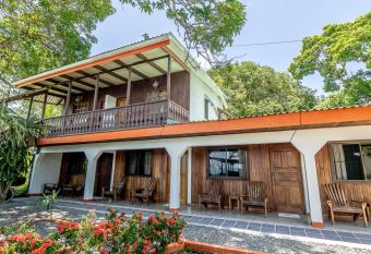 Cabinas Arrecife allows 18 year olds to book a room