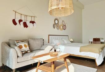 Yussy Homestay at Carnelian Tower Forest City allows 18 year olds to book a room