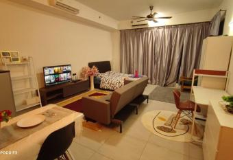 BS410- KLIA- Selfcheck-in-Wifi-Netflix-Parking-Pool, 5082 allows 18 year olds to book a room