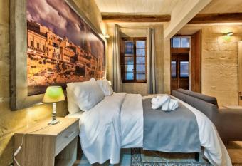 Laparelli Suite 1 has Balcony rooms