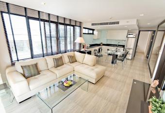 Citismart Luxury Apartments has Balcony rooms