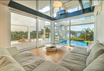 Seafront Villa Sunset Alcudia has Balcony rooms